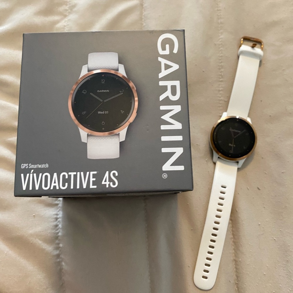Garmin Vivoactive 4s with box.